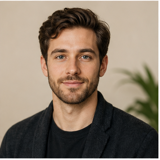 Portrait of Noah Bennett